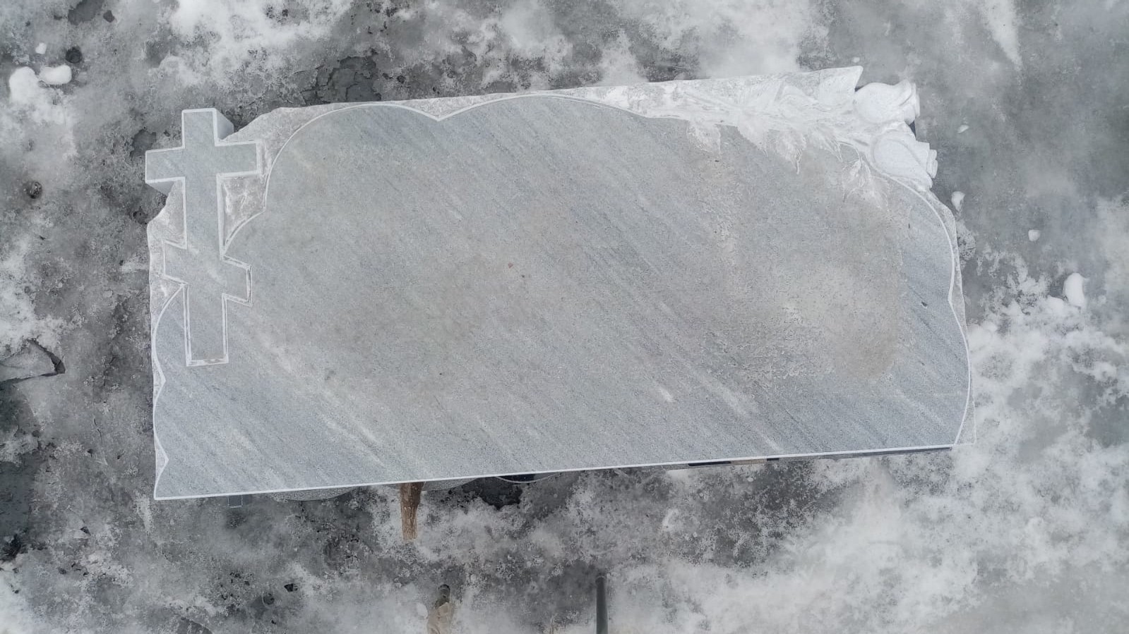 Мраморный памятник